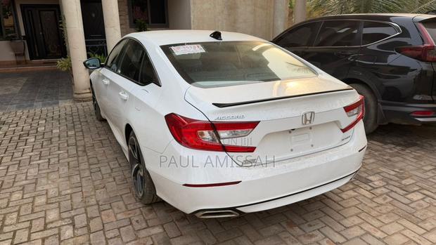 Honda Accord Sport (1.5L 4cyl Turbo 6M) 2019 White photo 3