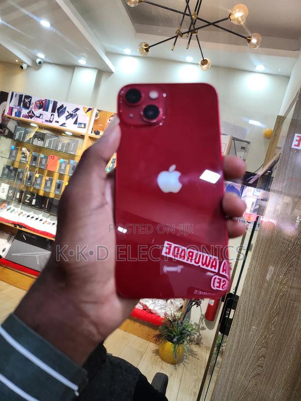 Apple iPhone 13 128 GB Red photo 3