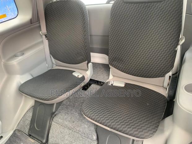 Toyota Sienta 2011 White