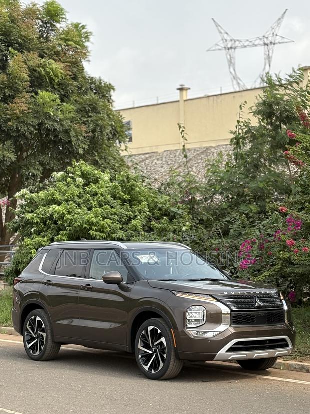 Mitsubishi Outlander SEL 2022 Brown