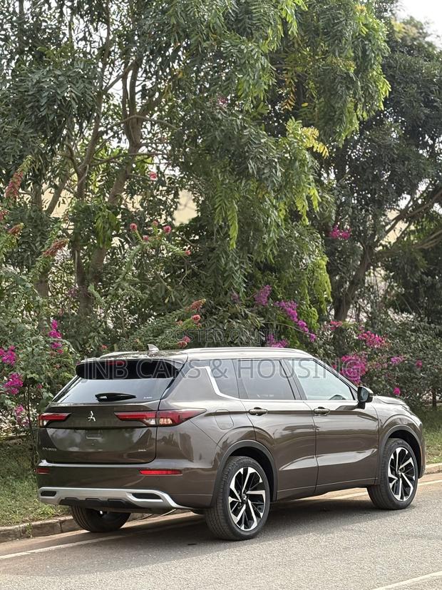 Mitsubishi Outlander SEL 2022 Brown