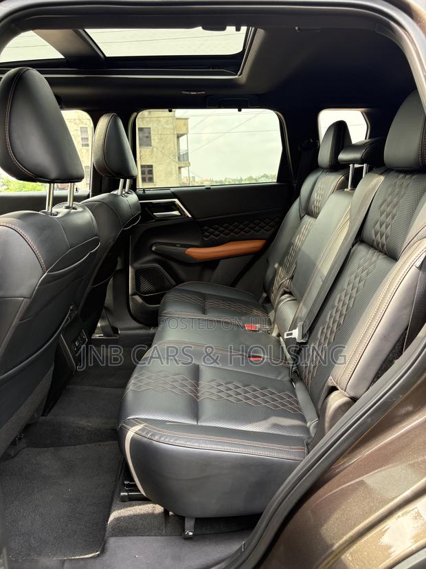 Mitsubishi Outlander SEL 2022 Brown