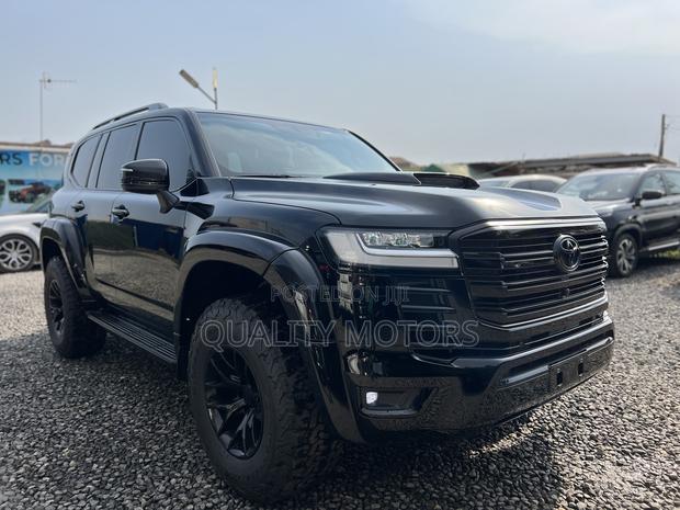 New Toyota Land Cruiser LC300 2025 Black photo 2