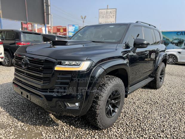 New Toyota Land Cruiser LC300 2025 Black photo 3