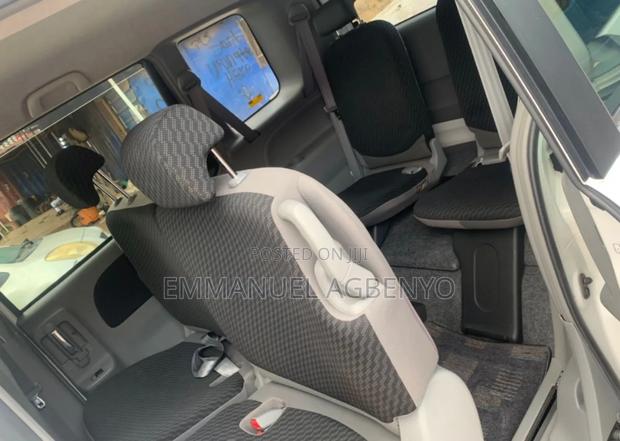 Toyota Sienta 2011 White