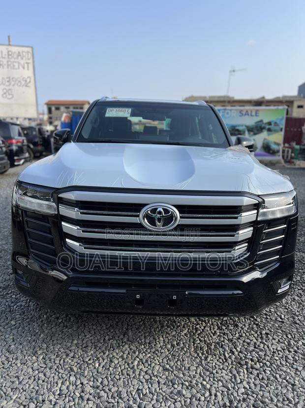 New Toyota Land Cruiser LC300 2025 Black photo 2