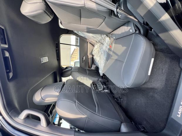 New Toyota Land Cruiser LC300 2025 Black photo 9