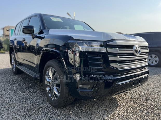 New Toyota Land Cruiser LC300 2025 Black