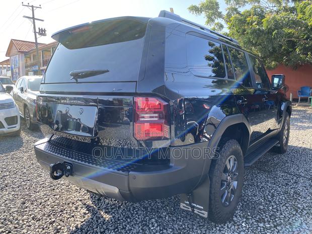 New Toyota Land Cruiser LC250 2025 Black photo 6