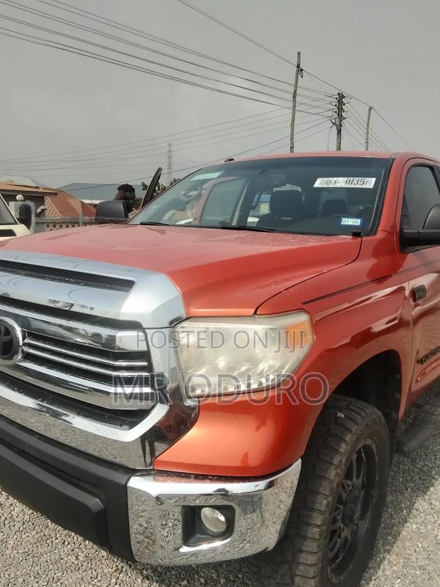 Toyota Tundra 1794 5.7L V8 4x4 CrewMax 5.6 ft. box 145.7 in. WB 2017 photo 2