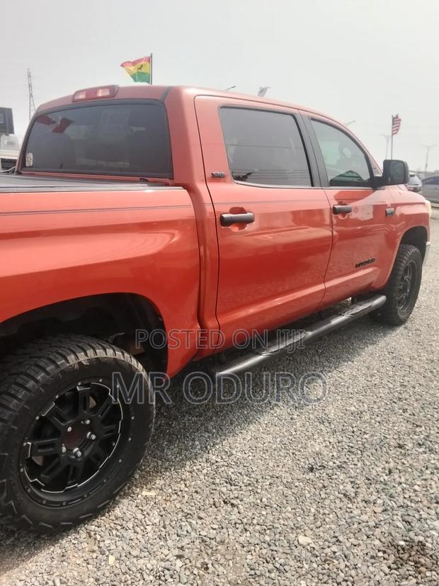 Toyota Tundra 1794 5.7L V8 4x4 CrewMax 5.6 ft. box 145.7 in. WB 2017 photo 4