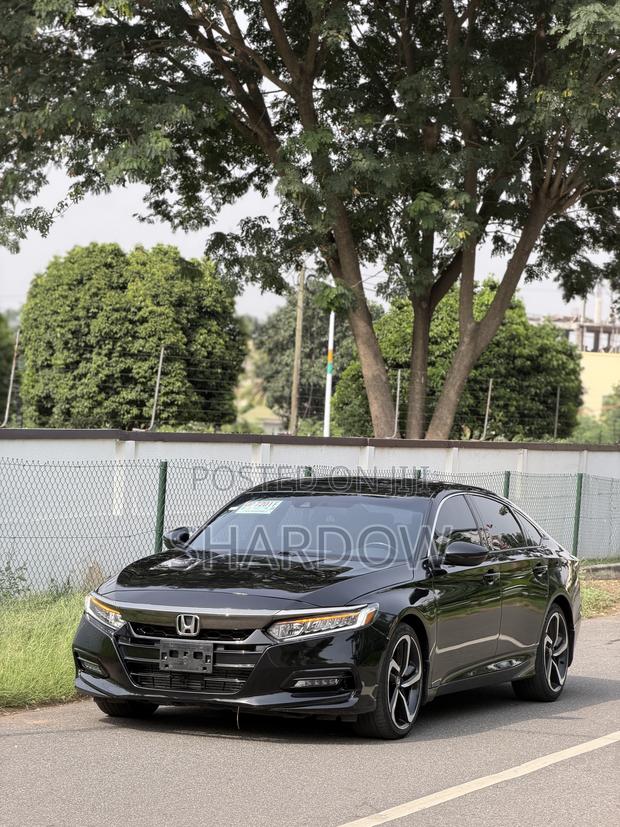 Honda Accord Sport (2.0L 4cyl Turbo 10A) 2019 Black photo 2