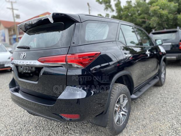 New Toyota Fortuner 2025 Black photo 6