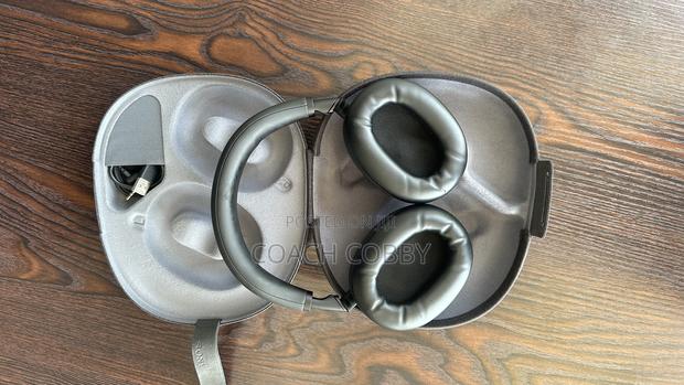 Sony Wh1000-Xm6 + Box and All Accessories (Slightly Used) photo 3