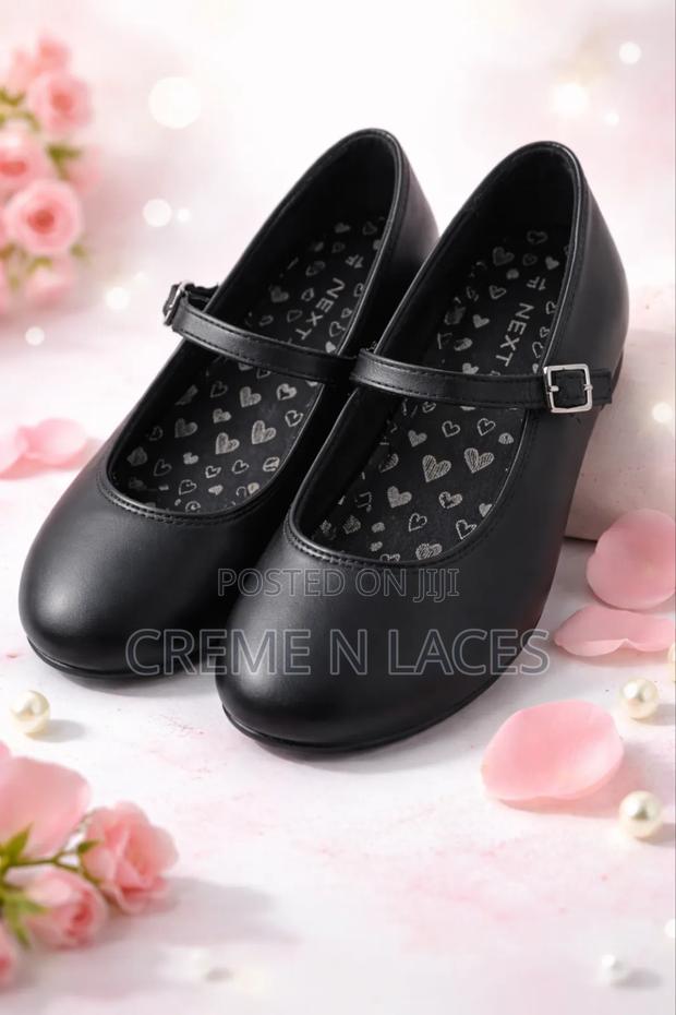Next School Shoes Size 33 Close