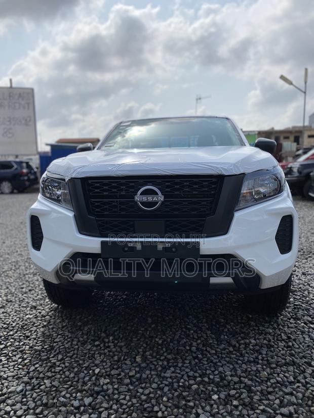 New Nissan Navara 2025 White photo 2