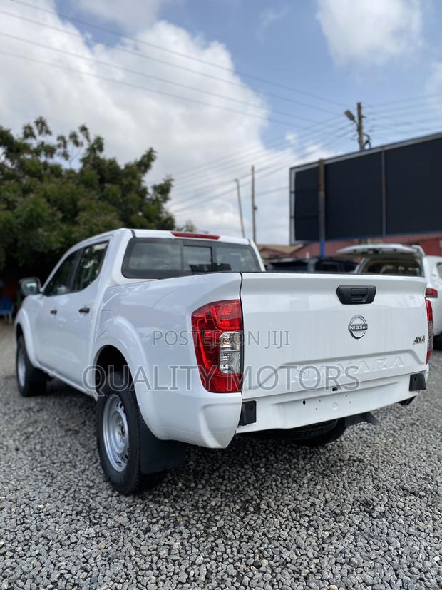 New Nissan Navara 2025 White photo 4