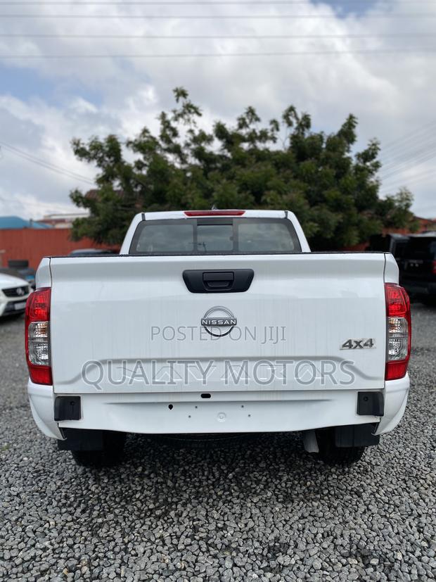 New Nissan Navara 2025 White photo 5