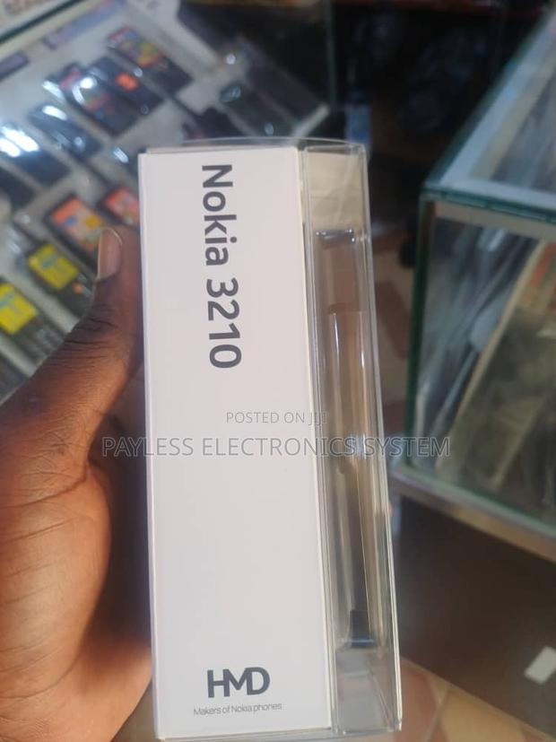 New Nokia 3210 photo 2