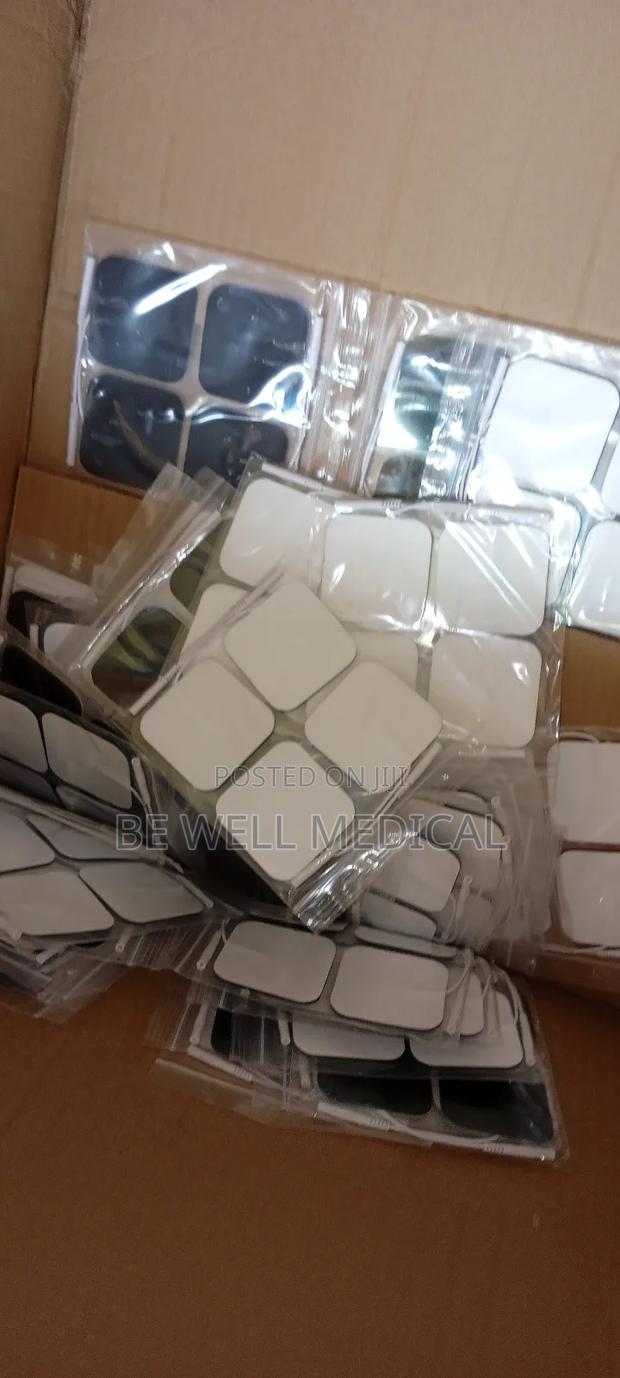 Electrode Pads · Photo 2