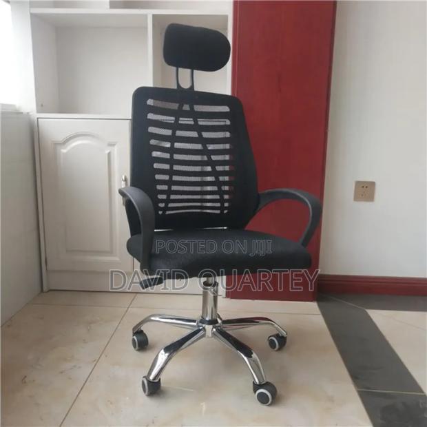 Ergonomic Swivel Chair photo 2