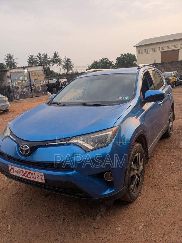 Toyota RAV4 Limited AWD (2.5L 4cyl 6A) 2016 Blue