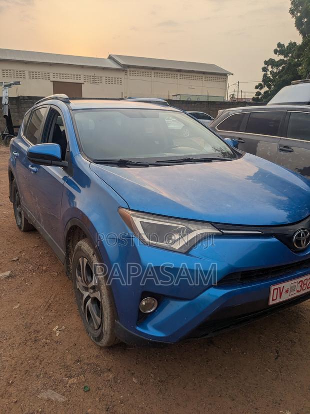 Toyota RAV4 Limited AWD (2.5L 4cyl 6A) 2016 Blue photo 3