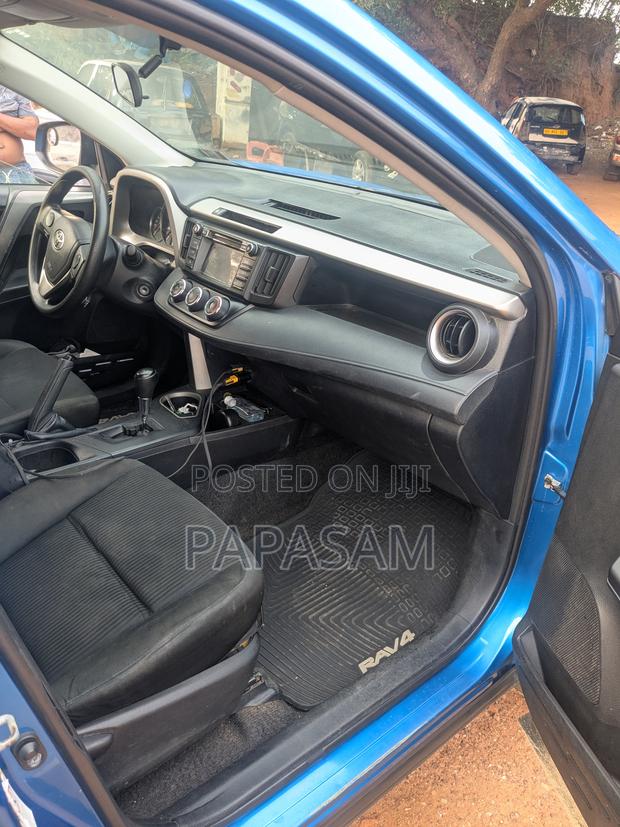Toyota RAV4 Limited AWD (2.5L 4cyl 6A) 2016 Blue photo 4