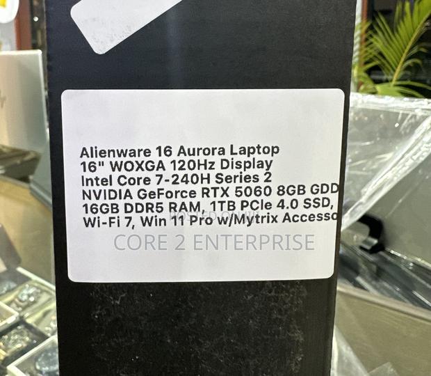 New Laptop Dell Alienware 16 Aurora 16GB Intel Core 7 SSD 1T