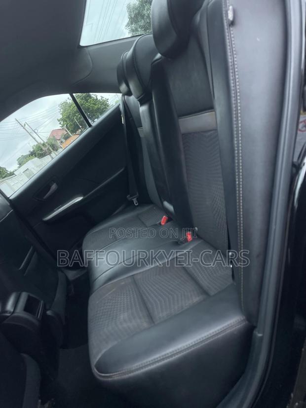 Toyota Camry SE 4dr Sedan (2.5L 4cyl 6A) 2014 Black photo 2