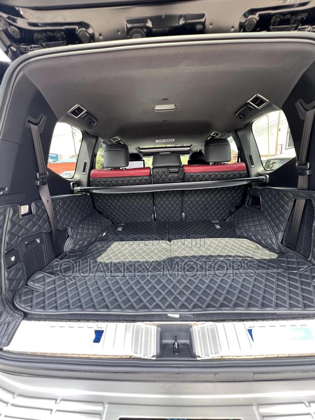 Toyota Land Cruiser LC300 2025 Black photo 13