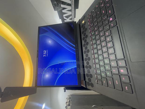 Laptop Dell Alienware M16 R1 16GB Intel Core I7 SSD 1T