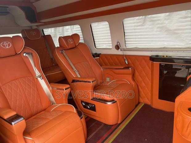 Toyota HiAce 2010 Grey