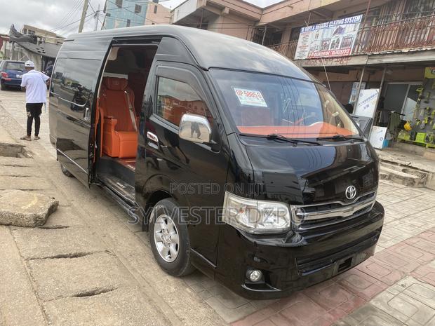 Toyota HiAce 2010 Grey