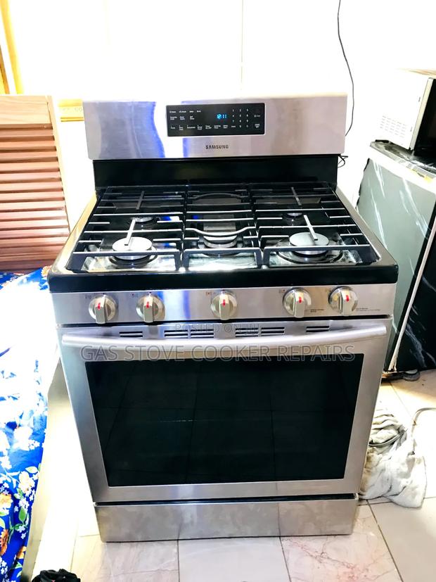 Samsung Gas Range photo 3