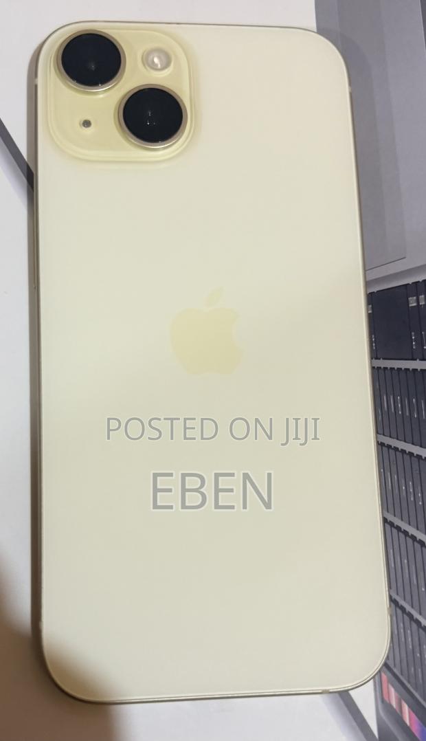 Apple iPhone 15 256 GB Yellow photo 2