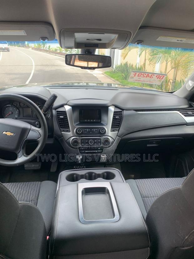 Chevrolet Tahoe LT 4dr SUV 4WD (5.3L 8cyl 6A) 2015 Black photo 2