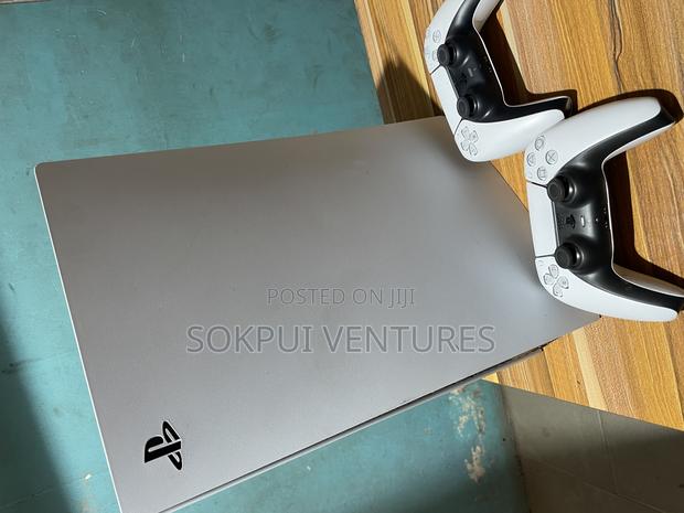 Ps5 Standard With 2 Controllers photo 2