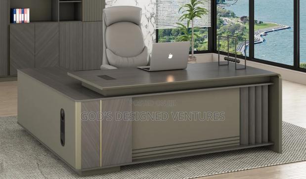 Well Grounded 2m Lshape Table