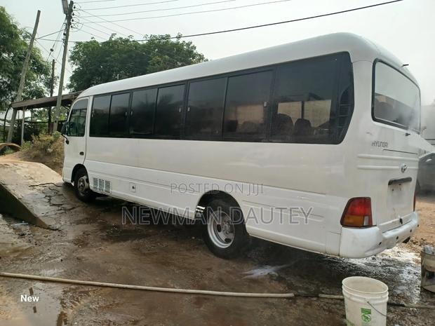 Hyundai County 2014 White