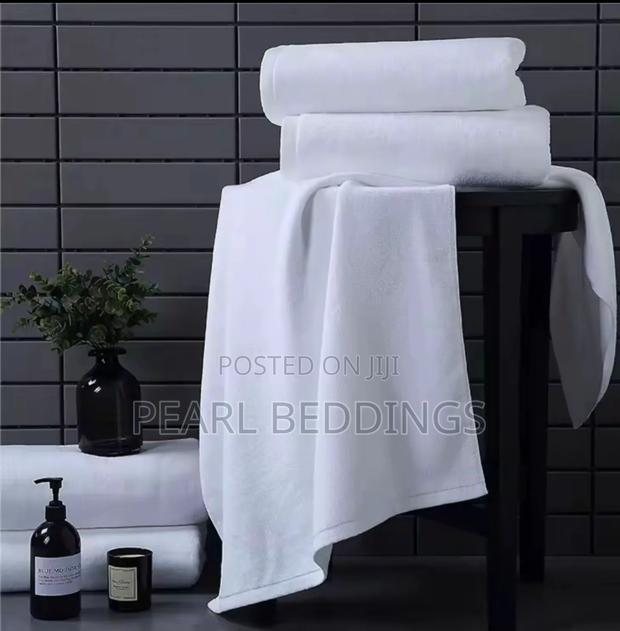 3pcs Set Premium Water Absorbent Bath Towel for Airbnb, Hotels, Etc.