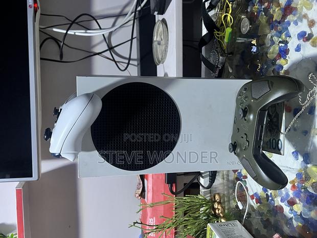 Xbox Series S photo 3