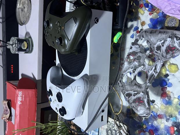 Xbox Series S photo 4