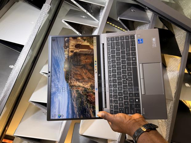 Laptop HP ZBook Firefly G8 16GB Intel Core i7 SSD 512GB photo 2