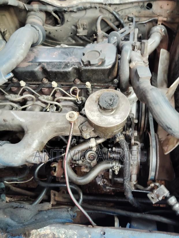 Nissan Caravan (Urvan) 1999 Blue photo 7