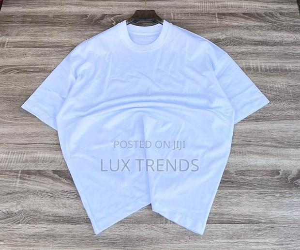 Fade Resistant Round Neck T Shirts