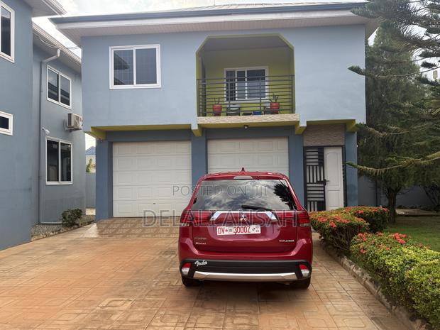 Mitsubishi Outlander 2018 Red photo 2