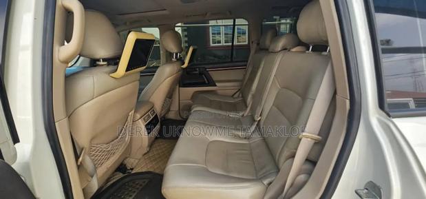 Toyota Land Cruiser 2017 White photo 5