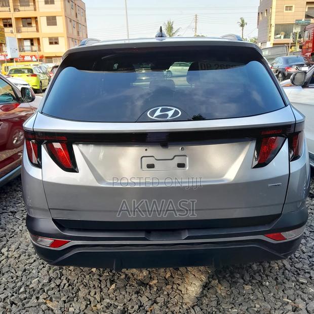 Hyundai Tucson SEL 2024 Silver photo 3