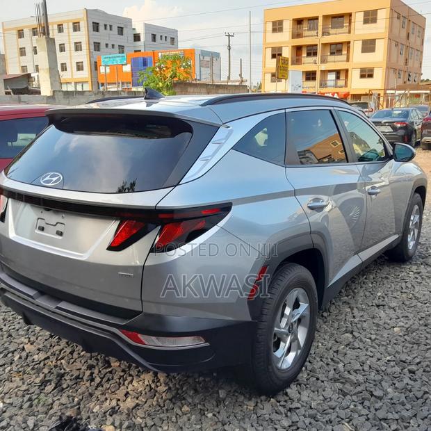 Hyundai Tucson SEL 2024 Silver photo 12